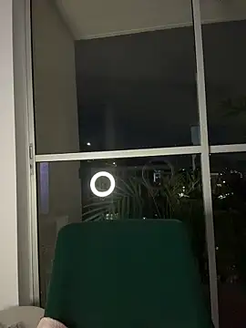 alesziarose  online show from 03.01.26