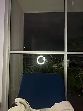 alesziarose  online show from 03.25.26