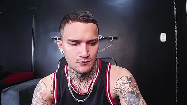 Snapshot of DarkBenito chatting on 01.13.26 DarkBenito online show from 01.13.26