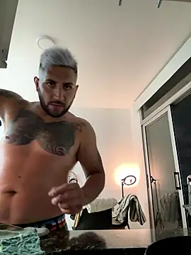 Snapshot of LittleRoccoph chatting on 01.10.26 LittleRoccoph online show from 01.10.26