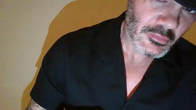 Snapshot of Yvar38 chatting on 02.08.26 Yvar38 online show from 02.08.26