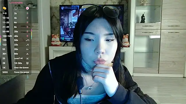 AprilOnilll online show from 02.21.26