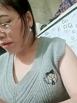 Snapshot of Sana-vn chatting on 02.23.26 Sana-vn online show from 02.23.26