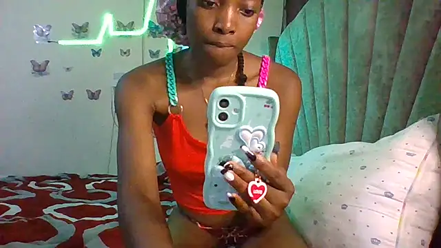 Snapshot of smily_sophia chatting on 02.26.26 smily sophia online show from 02.26.26