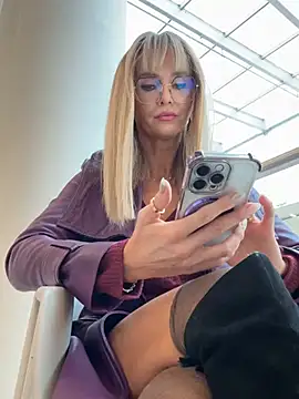 Snapshot of NaughtyNinky chatting on 02.19.26 NaughtyNinky online show from 02.19.26