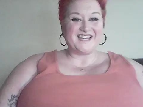 Snapshot of BustyRedxx chatting on 04.24.26 BustyRedxx online show from 04.24.26