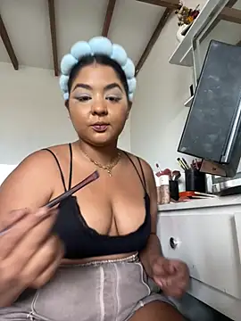 Snapshot of Isabella_Belmont chatting on 01.08.26 Isabella Belmont online show from 01.08.26