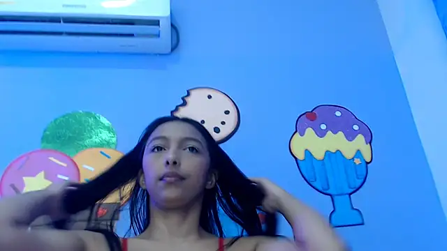 Snapshot of skinnysexzara18 chatting on 02.14.26 skinnysexzara18 online show from 02.14.26