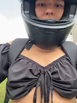 TaylorrHill online show from 02.04.26