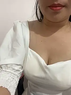 Snapshot of Avelyn-n chatting on 01.19.26 Avelyn-n online show from 01.19.26