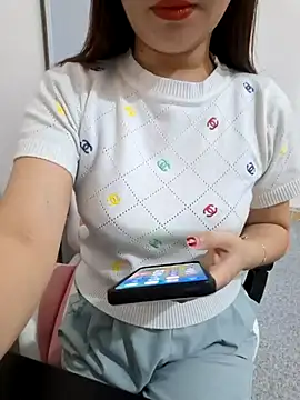 Snapshot of Avelyn-n chatting on 02.27.26 Avelyn-n online show from 02.27.26