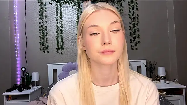 LlsabethHaze online show from 01.15.26