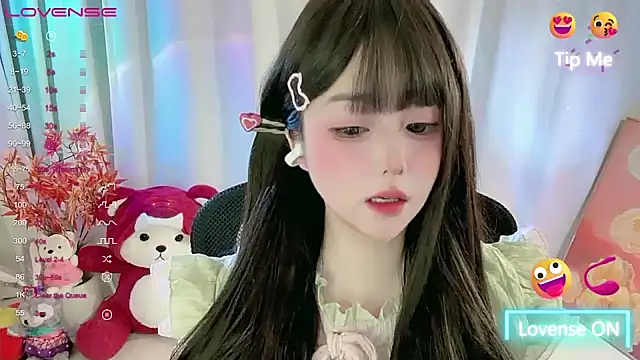 Snapshot of CLaire-5 chatting on 02.25.26 CLaire-5 online show from 02.25.26