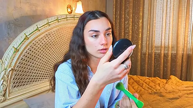 MinnaShummon online show from 01.12.26