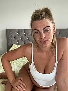 Scarlett the girlnextdoor online show from 06.12.26