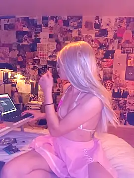 Snapshot of UrPreferredNerd chatting on 01.10.26 UrPreferredNerd online show from 01.10.26