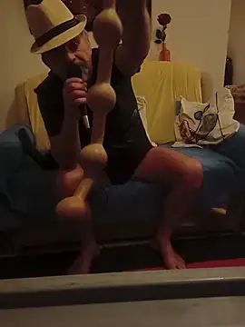 Snapshot of WildNomade chatting on 03.01.26 WildNomade online show from 03.01.26