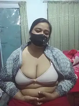 momo loves online show from 02.10.26