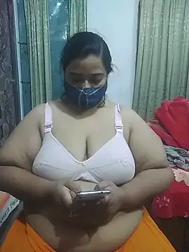 momo loves online show from 02.28.26