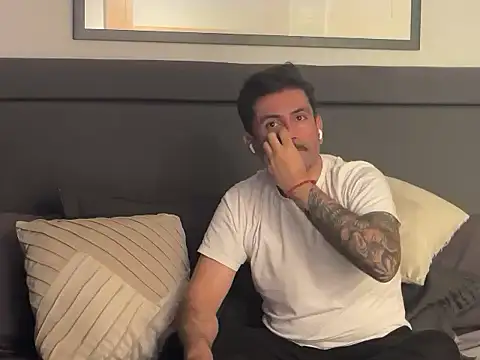 LukasMackenna online show from 04.17.26