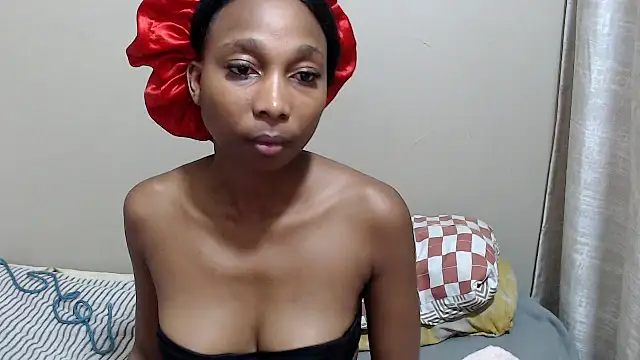 ExtraDoll online show from 02.15.26