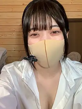 minami room online show from 04.03.26