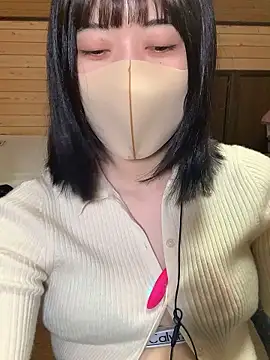 minami room online show from 04.07.26