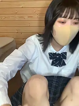 minami room online show from 04.12.26