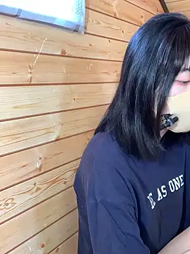 Snapshot of minami_room chatting on 04.18.26 minami room online show from 04.18.26