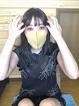 Snapshot of minami_room chatting on 05.18.26 minami room online show from 05.18.26