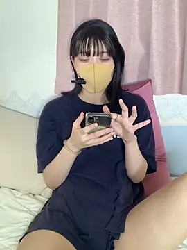 Snapshot of minami_room chatting on 05.20.26 minami room online show from 05.20.26