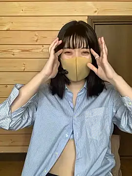 Snapshot of minami_room chatting on 05.24.26 minami room online show from 05.24.26