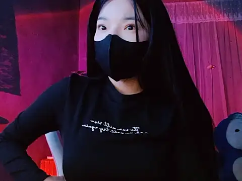 Snapshot of -Tamy- chatting on 02.18.26 -Tamy- online show from 02.18.26