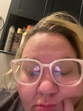 Snapshot of chunkybitch chatting on 01.05.25 chunkybitch online show from 01.05.25