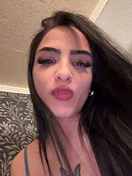 Snapshot of Evelin199 chatting on 04.15.26 Evelin199 online show from 04.15.26