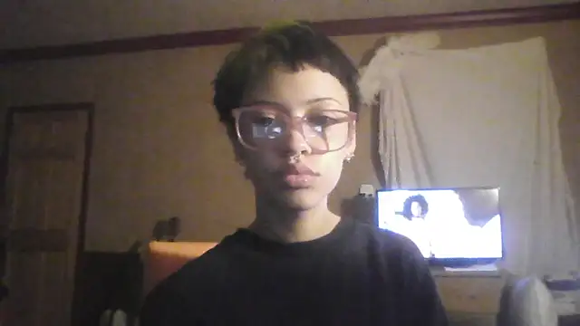 Snapshot of jojosbizarrelyf chatting on 01.08.26 jojosbizarrelyf online show from 01.08.26