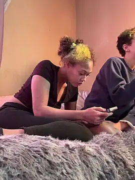 Snapshot of jojosbizarrelyf chatting on 01.13.26 jojosbizarrelyf online show from 01.13.26