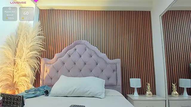 Violett hott  online show from 03.26.26