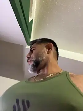 Snapshot of wolfbucker chatting on 01.10.26 wolfbucker online show from 01.10.26