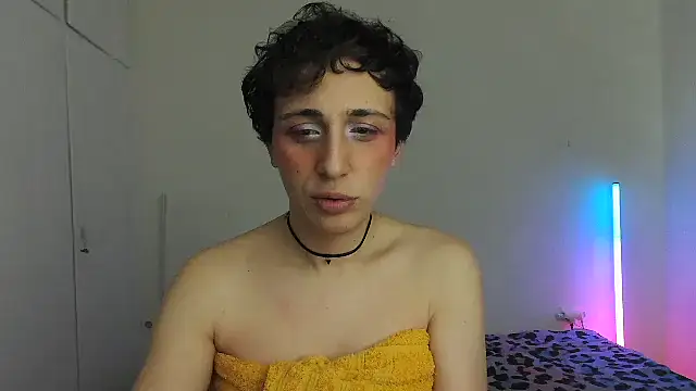 HoneyValentine online show from 03.11.26