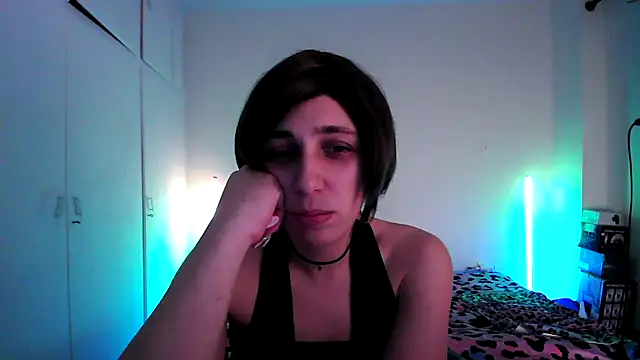 HoneyValentine online show from 03.27.26