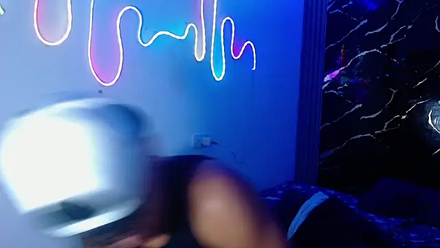 Snapshot of jamescurly00 chatting on 02.21.26 jamescurly00 online show from 02.21.26