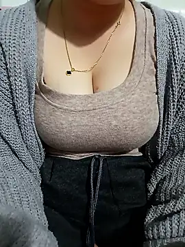 Tulip Giang online show from 01.11.26