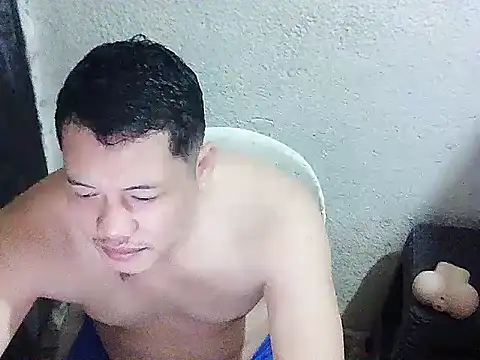 Snapshot of UrAsianGuy90 chatting on 04.18.26 UrAsianGuy90 online show from 04.18.26