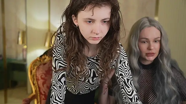 Snapshot of Orly_flame chatting on 04.10.26 Orly flame online show from 04.10.26