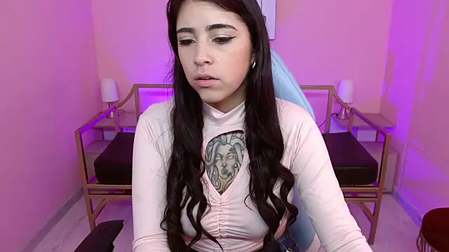 Snapshot of Adri_gomez_x chatting on 01.14.26 Adri gomez x online show from 01.14.26