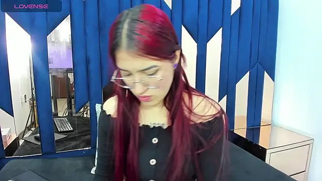 Snapshot of luisa_girlssex chatting on 02.18.26 luisa girlssex online show from 02.18.26