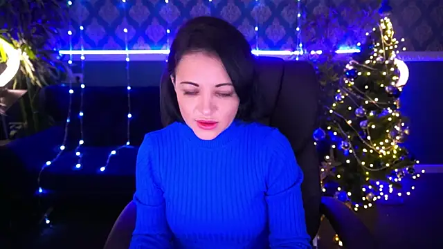 Dafni Monn online show from 12.21.24