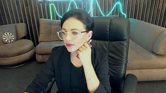 Dafni Monn online show from 09.20.25
