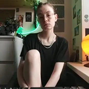 Shy Bamby online show from 03.02.26